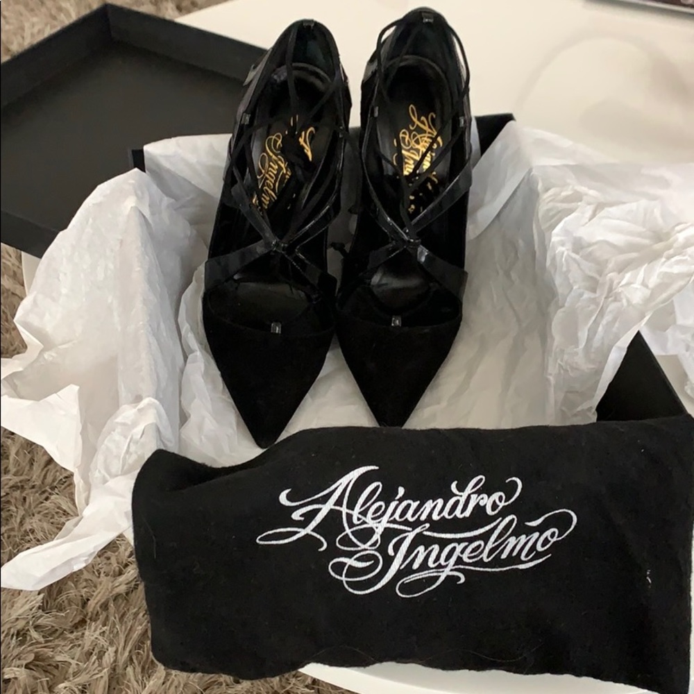 Alejandro Ingelmo pumps